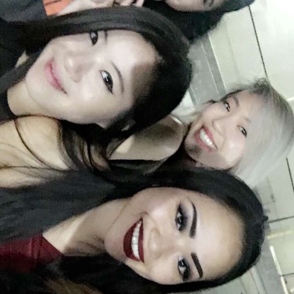 Meet your Posher, Emily - Picture 2 of 4